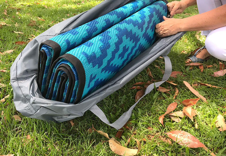 Step by Step Photographic Tutorial: How to fold a LARGE mat